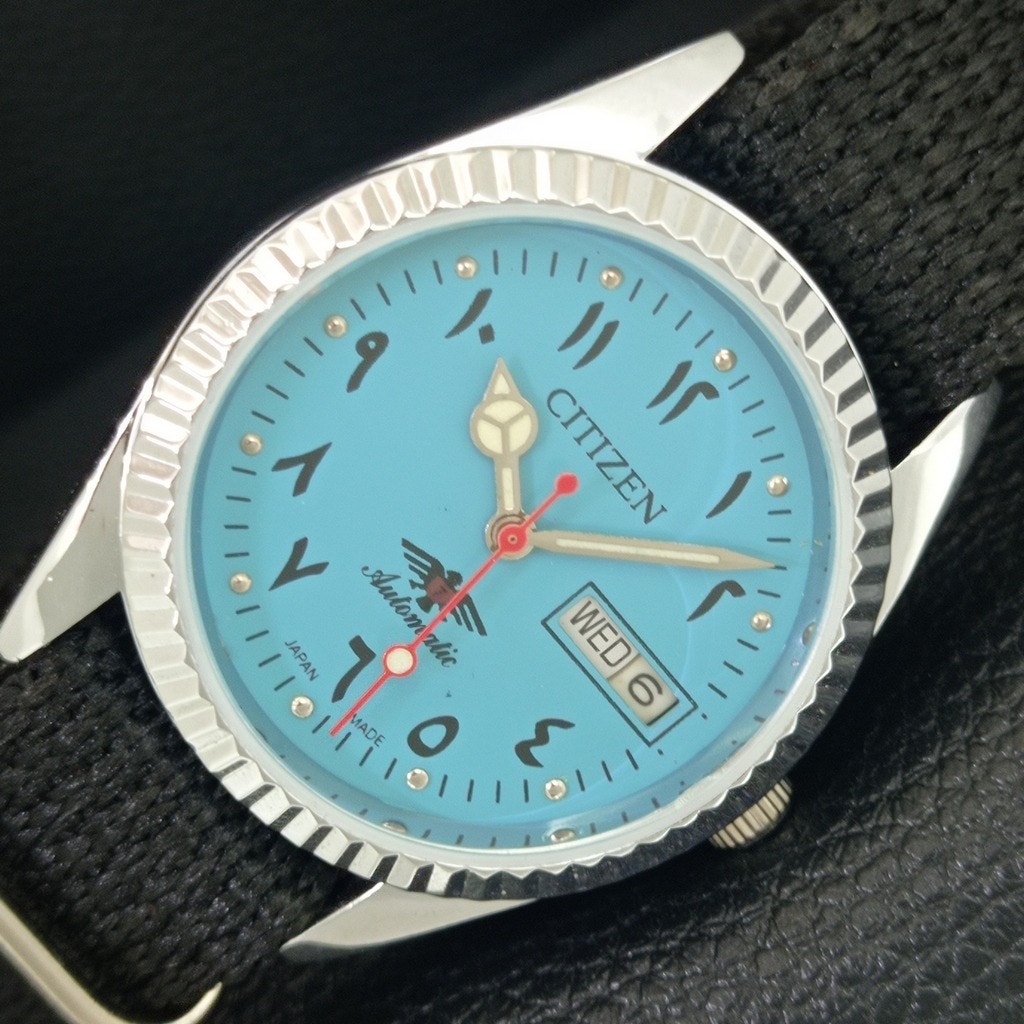 Vintage 1970 Citizen Automatic Mens Silver Watch WDaydate  Blue Accents